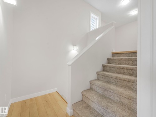 7327 24 Avenue, Edmonton, AB - Indoor Photo Showing Other Room