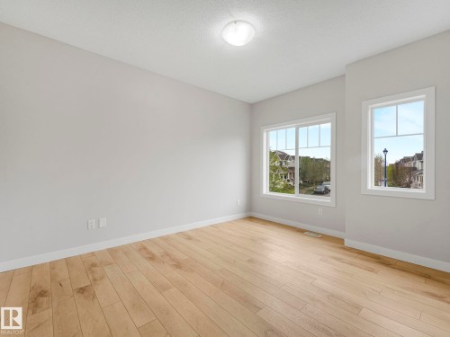 7327 24 Avenue, Edmonton, AB - Indoor Photo Showing Other Room
