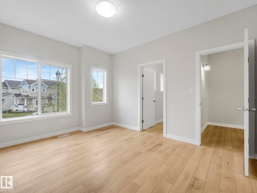 7327 24 Avenue, Edmonton, AB - Indoor Photo Showing Other Room