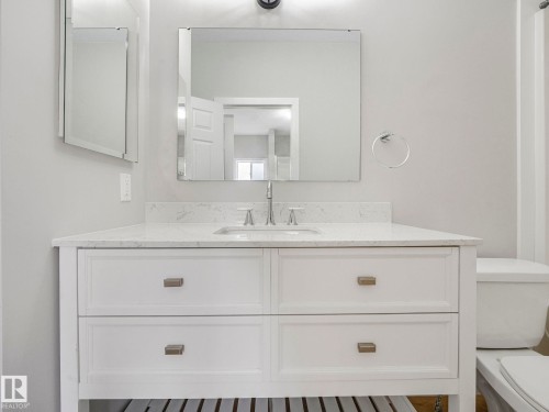7327 24 Avenue, Edmonton, AB - Indoor Photo Showing Bathroom