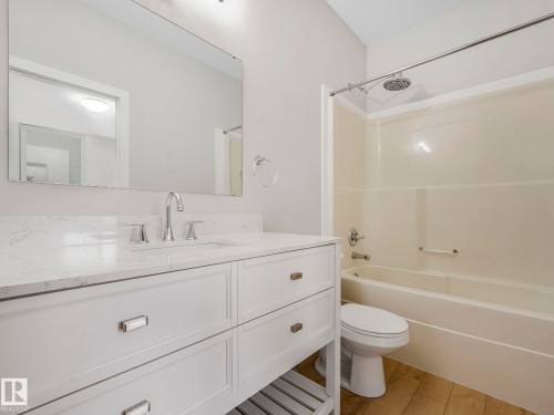 7327 24 Avenue, Edmonton, AB - Indoor Photo Showing Bathroom