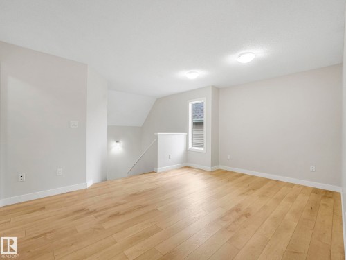 7327 24 Avenue, Edmonton, AB - Indoor Photo Showing Other Room