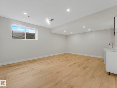 7327 24 Avenue, Edmonton, AB - Indoor