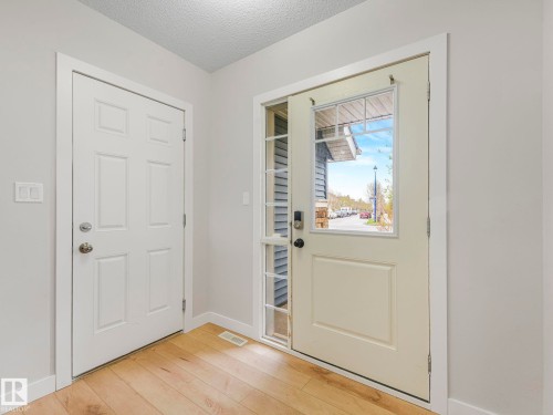 7327 24 Avenue, Edmonton, AB - Indoor Photo Showing Other Room