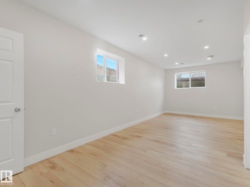 7327 24 Avenue, Edmonton, AB - Indoor Photo Showing Other Room