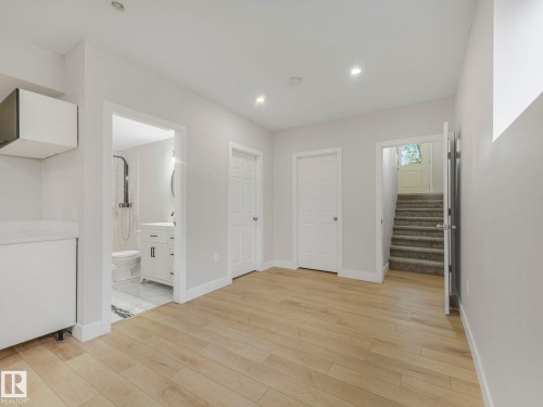 7327 24 Avenue, Edmonton, AB - Indoor Photo Showing Other Room