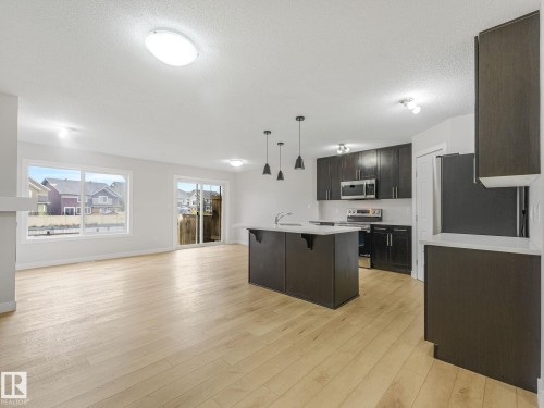 7327 24 Avenue, Edmonton, AB - Indoor Photo Showing Kitchen