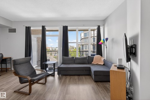 341 4827 104A Street, Edmonton, AB - Indoor Photo Showing Living Room