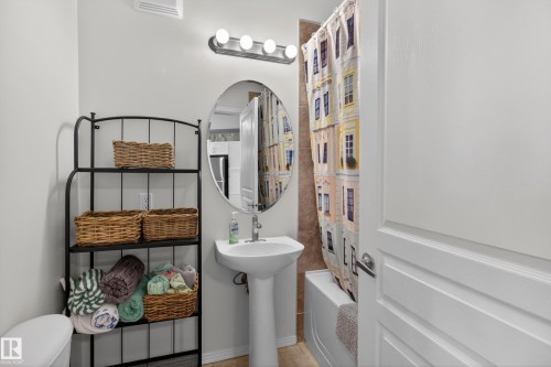 341 4827 104A Street, Edmonton, AB - Indoor Photo Showing Bathroom