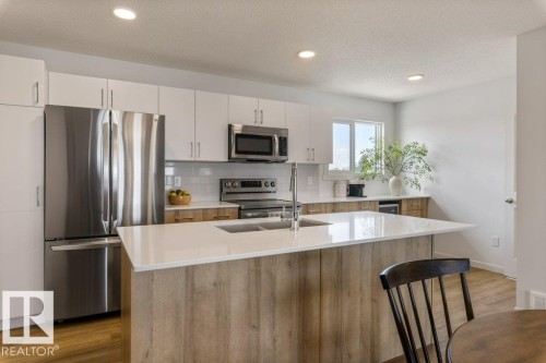 4 Jensen Gate, St. Albert, AB - Indoor Photo Showing Kitchen With Double Sink With Upgraded Kitchen