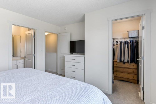 4 Jensen Gate, St. Albert, AB - Indoor Photo Showing Bedroom