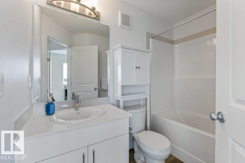 4 Jensen Gate, St. Albert, AB - Indoor Photo Showing Bathroom