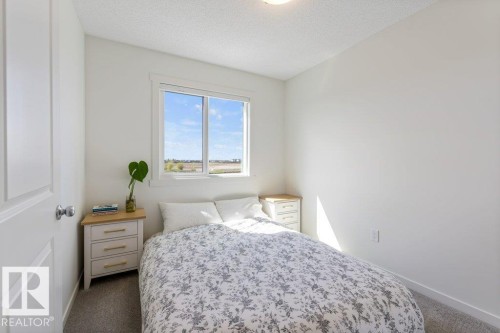 4 Jensen Gate, St. Albert, AB - Indoor Photo Showing Bedroom