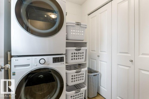 4 Jensen Gate, St. Albert, AB - Indoor Photo Showing Laundry Room