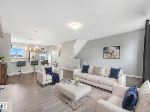 23 13139 205 Street, Edmonton, AB - Indoor Photo Showing Living Room