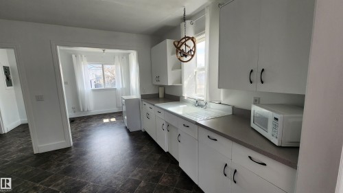 5017 51 Street, Elk Point, AB - Indoor