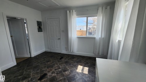 5017 51 Street, Elk Point, AB - Indoor Photo Showing Other Room