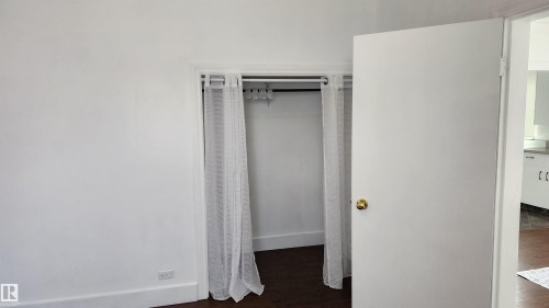 5017 51 Street, Elk Point, AB - Indoor Photo Showing Other Room
