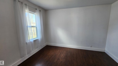 5017 51 Street, Elk Point, AB - Indoor Photo Showing Other Room