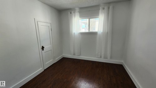 5017 51 Street, Elk Point, AB - Indoor Photo Showing Other Room