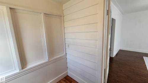 5017 51 Street, Elk Point, AB - Indoor Photo Showing Other Room