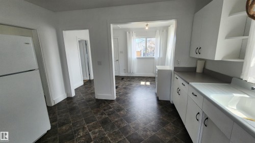 5017 51 Street, Elk Point, AB - Indoor