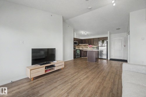 1401 9363 Simpson Drive, Edmonton, AB - Indoor Photo Showing Living Room