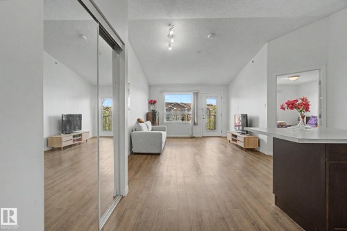 1401 9363 Simpson Drive, Edmonton, AB - Indoor