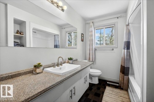 13015 115 Street, Edmonton, AB - Indoor Photo Showing Bathroom
