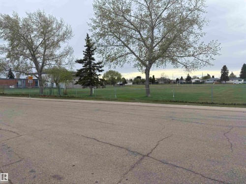 Image quality insufficient for description - 13231 74 Street, Edmonton, AB - Outdoor With View
