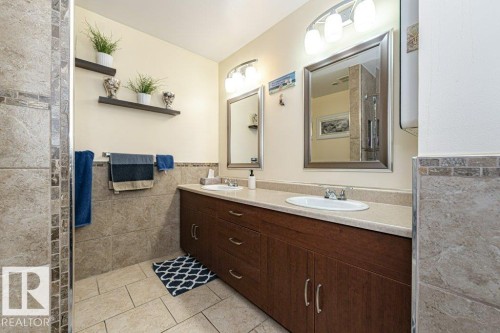3010 108 Street, Edmonton, AB - Indoor Photo Showing Bathroom