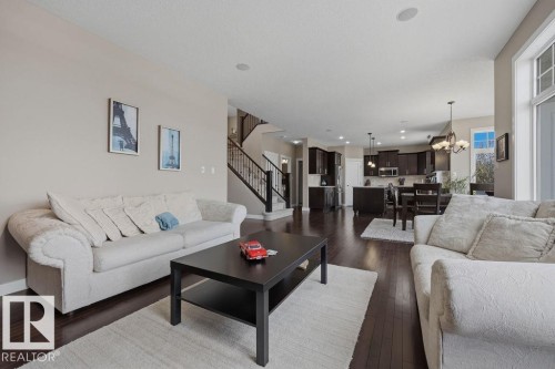 5 Krahn Court, Leduc, AB - Indoor Photo Showing Living Room