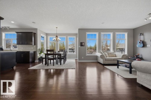 5 Krahn Court, Leduc, AB - Indoor Photo Showing Living Room