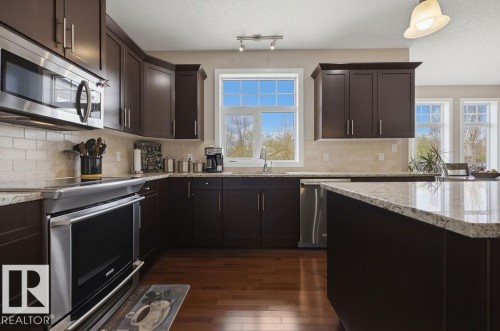 5 Krahn Court, Leduc, AB - Indoor Photo Showing Kitchen With Upgraded Kitchen