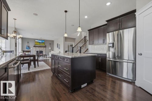 5 Krahn Court, Leduc, AB - Indoor Photo Showing Kitchen With Upgraded Kitchen