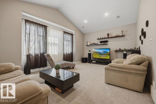 5 Krahn Court, Leduc, AB - Indoor Photo Showing Living Room