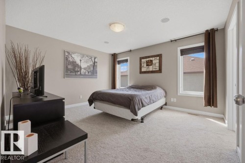 5 Krahn Court, Leduc, AB - Indoor Photo Showing Bedroom
