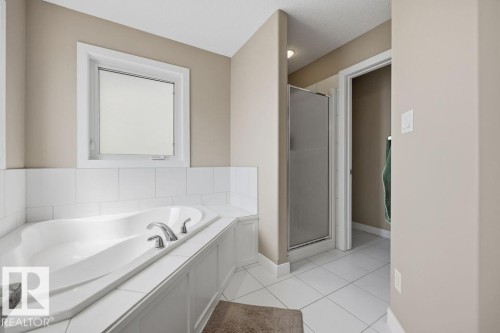 5 Krahn Court, Leduc, AB - Indoor Photo Showing Bathroom