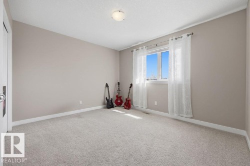 5 Krahn Court, Leduc, AB - Indoor Photo Showing Other Room