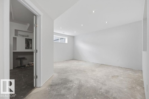 5 Krahn Court, Leduc, AB - Indoor Photo Showing Other Room