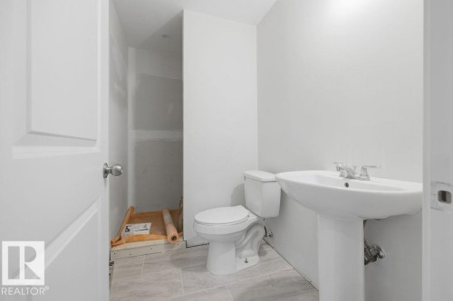 5 Krahn Court, Leduc, AB - Indoor Photo Showing Bathroom