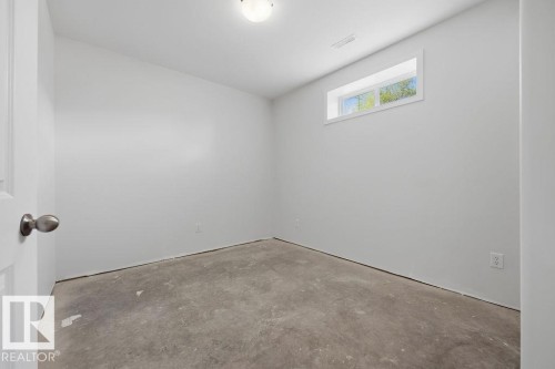 5 Krahn Court, Leduc, AB - Indoor Photo Showing Other Room