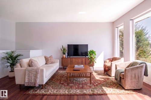 22 Stony Creek, Stony Plain, AB - Indoor Photo Showing Living Room