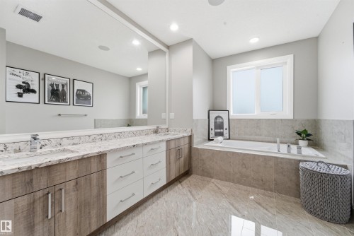 2029 89B Street, Edmonton, AB - Indoor Photo Showing Bathroom
