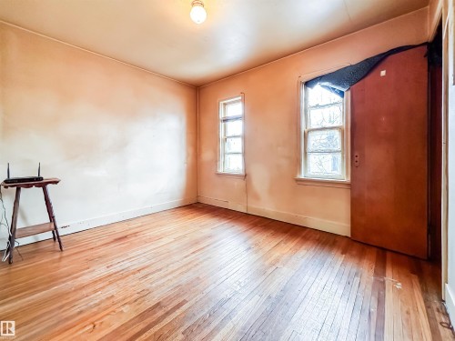 11345 93 Street, Edmonton, AB - Indoor Photo Showing Other Room