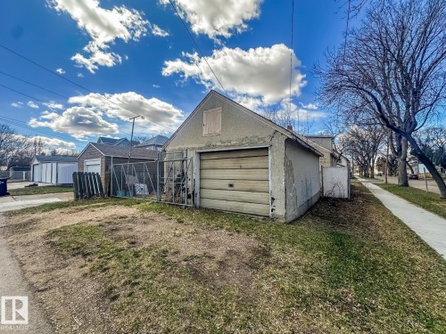 11345 93 Street, Edmonton, AB - Outdoor