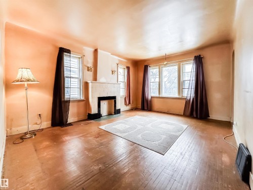 11345 93 Street, Edmonton, AB - Indoor With Fireplace