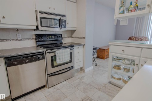 202 8340 Jasper Avenue, Edmonton, AB - Indoor Photo Showing Kitchen