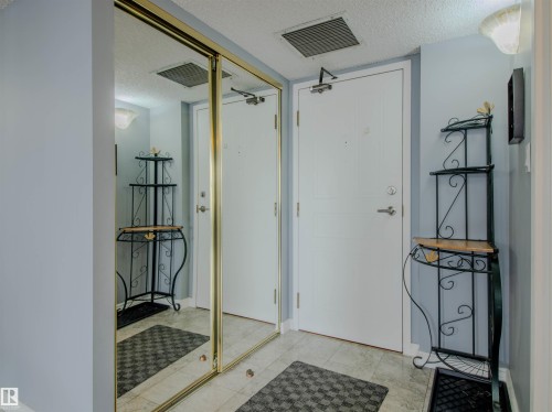 202 8340 Jasper Avenue, Edmonton, AB - Indoor Photo Showing Other Room