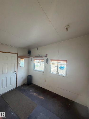 Image quality insufficient for description - 9630 106 Avenue, Edmonton, AB - Indoor Photo Showing Garage